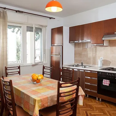 Lidija * Podgora